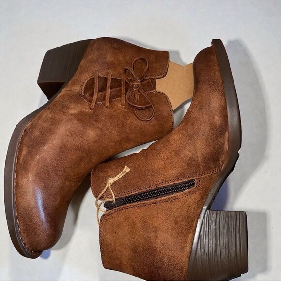 New In Box Born FARNES Bootie Rust Distressed F56903 With side Zippers Size 8M - Picture 2 of 9